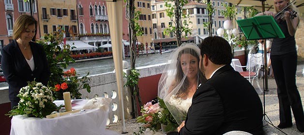 In a rose garden on Grand Canal