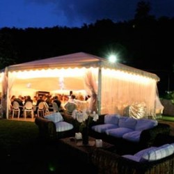 A beach wedding on Lake Como: why not?