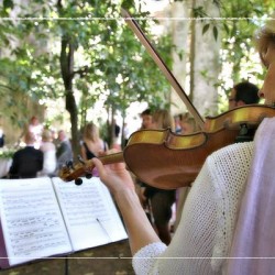 Romantic wedding in Torri Del Benaco with the Koinè String Quartet