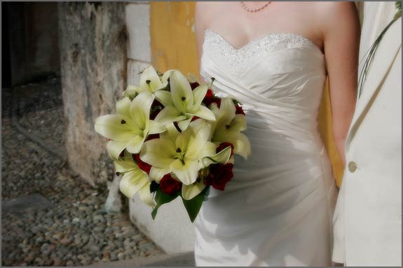 RedRosesandLiliesBouquet Wedding reception was organized in a 