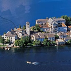 A romantic wedding reception on San Giulio Island