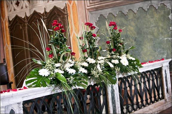 Church-floral-decorations-Italy
