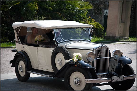 Vintage-Car-Wedding-in-Italy