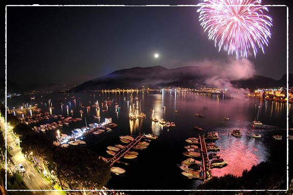 fireworks-wedding-on-lake-iseo