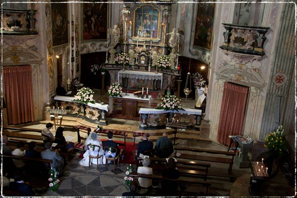 ceremony-Madonna-del-Sasso-church-Lake-Orta
