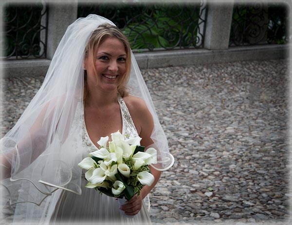 white mini calla lilies bouquet in Italy