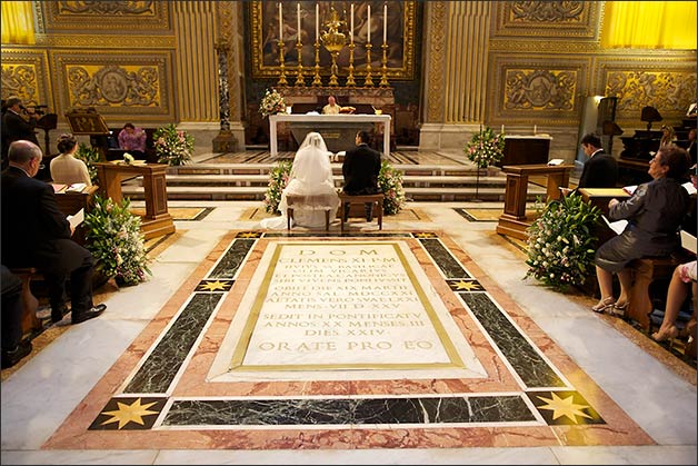 catholic-wedding-ceremony-saint-peter-basilica-Rome