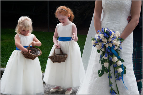 blue and red wedding bouquets