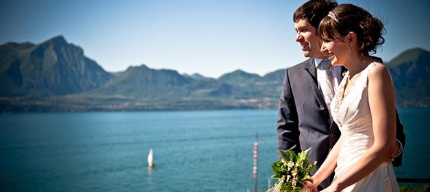 Intimate wedding on lake Garda