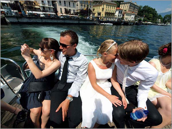 wedding-boat-trip-in-Tremezzo-lake-Como