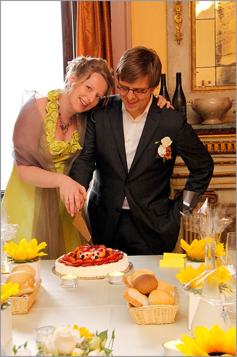 italian-strawberry-and-cream-wedding-cake