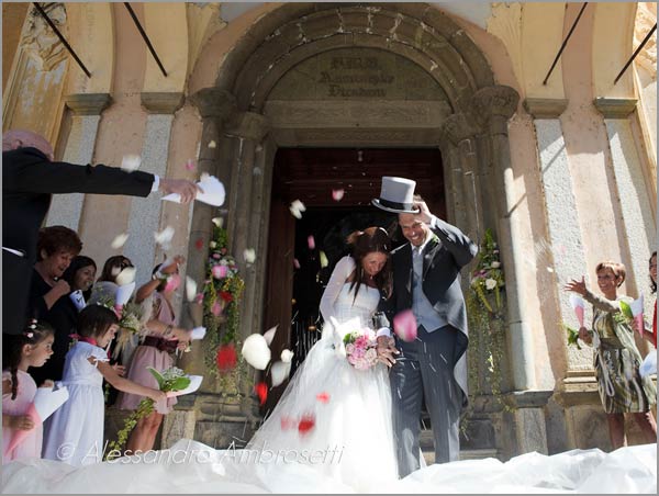 wedding-to-Santa-Maria-Assunta-church-Orta