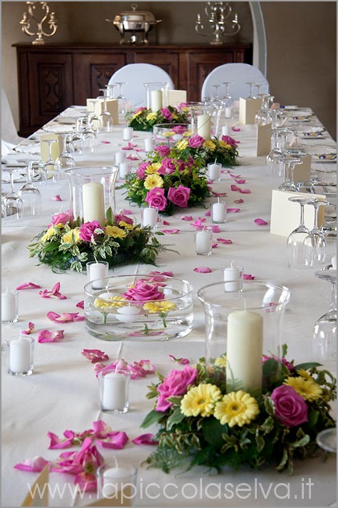 royaltableflowerarrangementHotelSanRoccolake