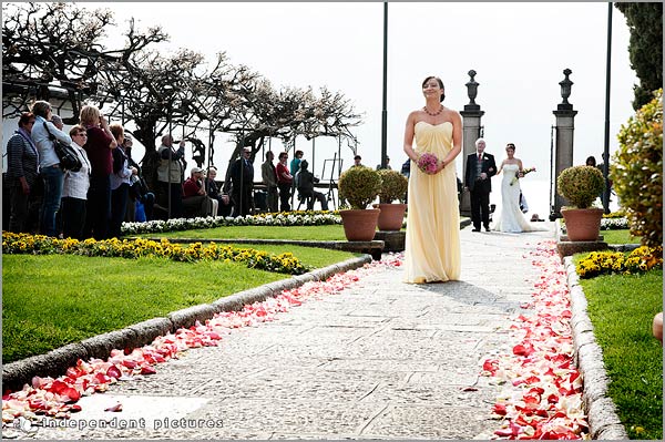  chose a theme based on pink and yellow weddingfloristlakeOrtaItaly