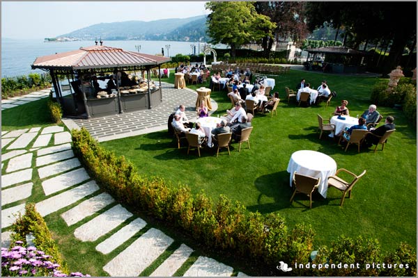 outdoor wedding aperitif in Hotel Dino gardens