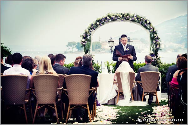 outdoor wedding ceremony Hotel Dino Lake Maggiore