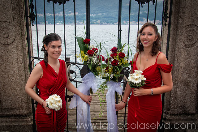 Red bridesmaids dresses in Italy
