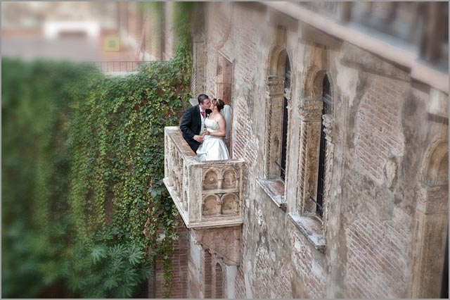 wedding to the balcony of Juliet in Verona