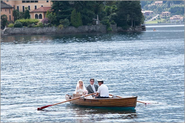 bride arrival with boat on lake Orta