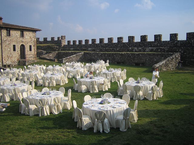 outdoor wedding reception in Lonato castle
