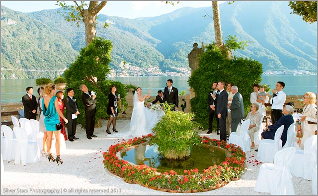 outdoor wedding ceremony at Villa Balbianello lake Como