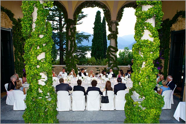 wedding dinner under the Loggia of Villa Balbianello
