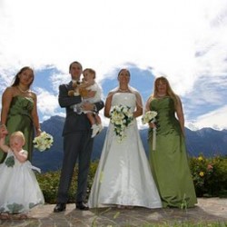 Flower girls and ring bearers:a touch of joy for your wedding on the lake!
