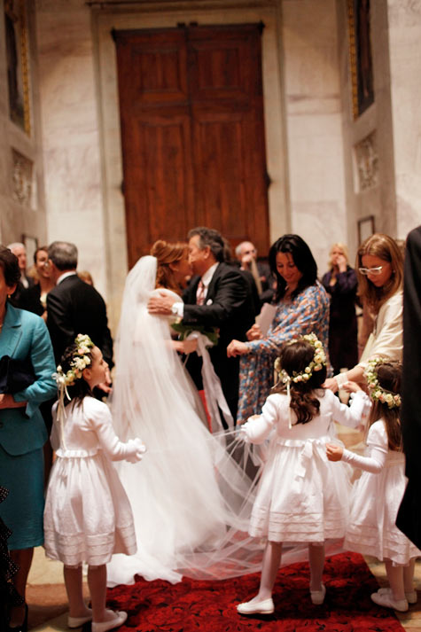 flower girls wedding ceremony in Italy