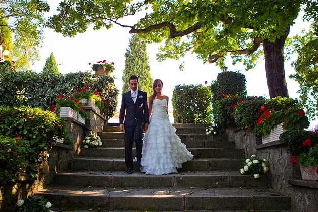 outdoor-wedding-ceremony-at-Villa-Pocci-lake-Albano