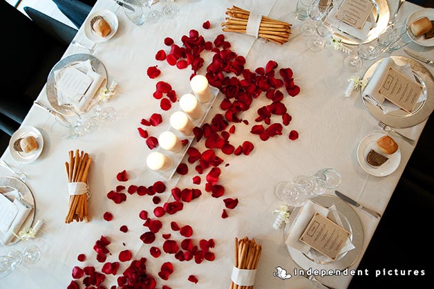 petals and candles table wedding decorations
