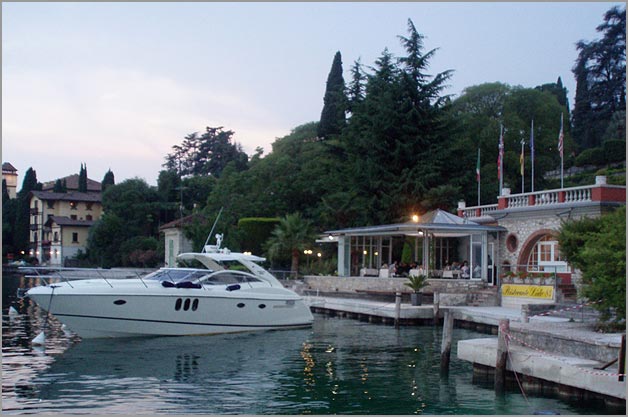 wedding-boat-hire-in-Gardone-Riviera
