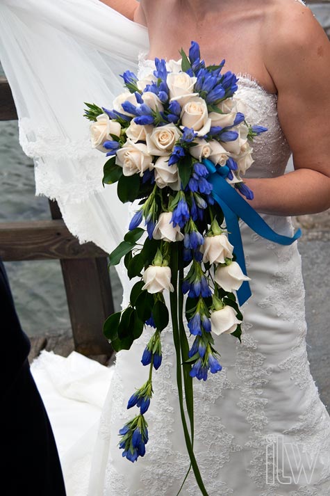 blue-gentiana-bouquet