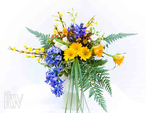 blue-hyacinths-bridal-bouquet