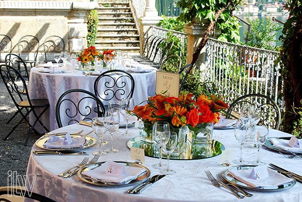 orange-wedding-centerpieces-in-Varenna