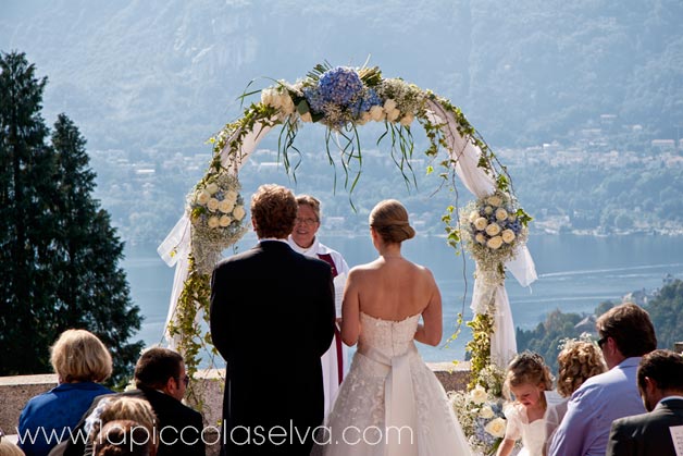 2-children-at-wedding-on-lake-Orta-Italy