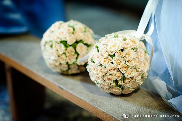 ball-shaped-bouquet-in-Italy