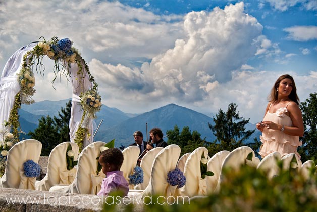 wedding-flower-arch-on-Lake-Orta-Italy
