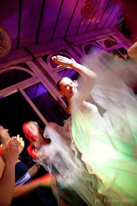 Wedding-party-until-late-at-night-on-Lake-Orta