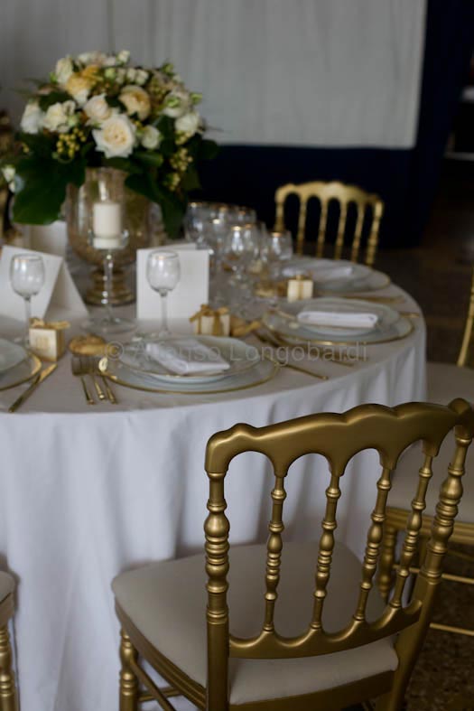 gold-themed-wedding-in-Italy