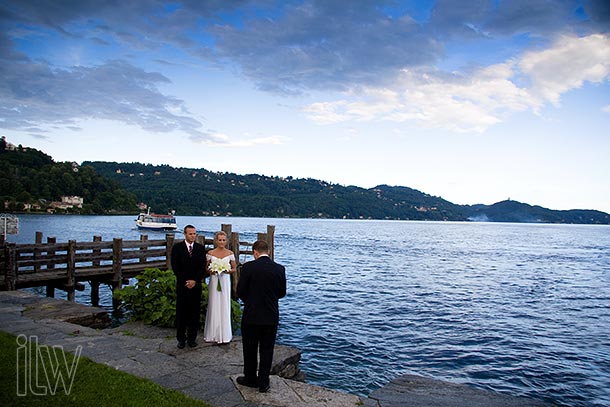 symbolic-wedding-ceremony-on-St-Julius-Island