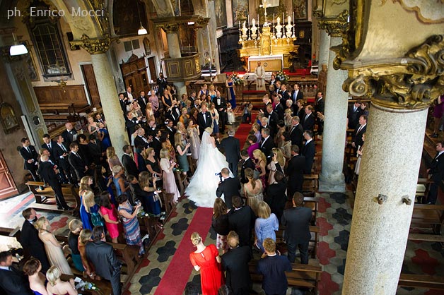 wedding-ceremony-to-Assunta-Church-in-Orta