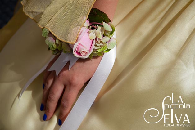 bridesmaid-bracelet-corsage