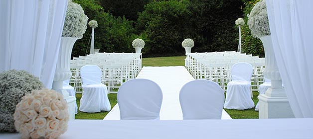 flowers-fabrics-wedding-ceremony-italy