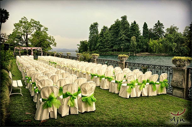  Lina and Borja's wedding - July 2010 Ready for the wedding ceremony in the garden by the shores. A big event of 240 guests with special pink and green decorations. Photo by Ajn - Luca Rajna.