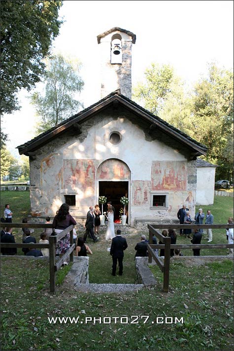 catholic-wedding-Madonna-Luzzara-church-lake-orta