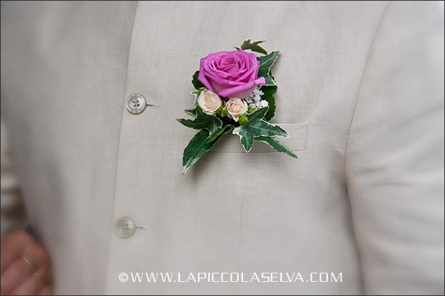 rose-wedding-buttonhole
