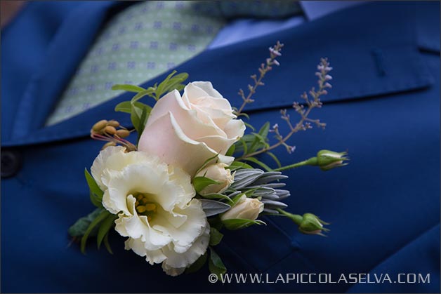 lavender-wedding-buttonhole