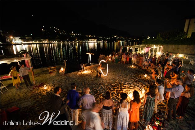 29_fire-eater-wedding-lake-Como