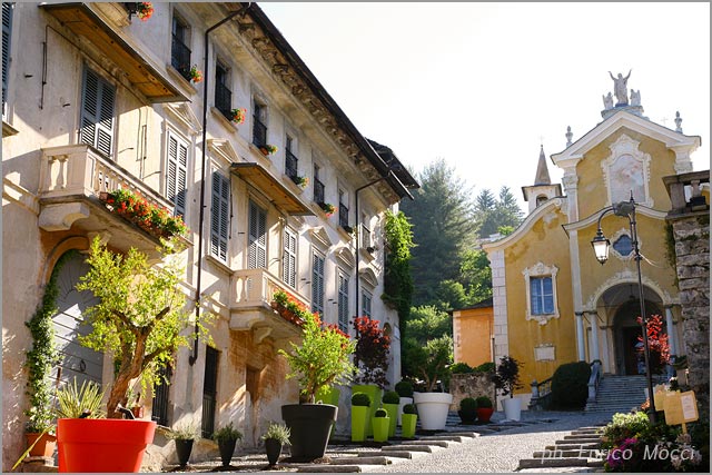 weddings at church of Assunta lake Orta with receptions in Palazzo Ubertini