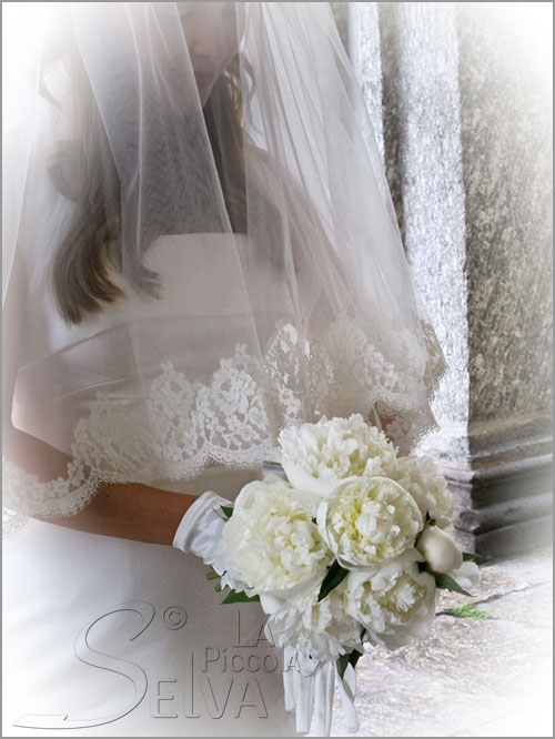 white peonies bridal bouquet